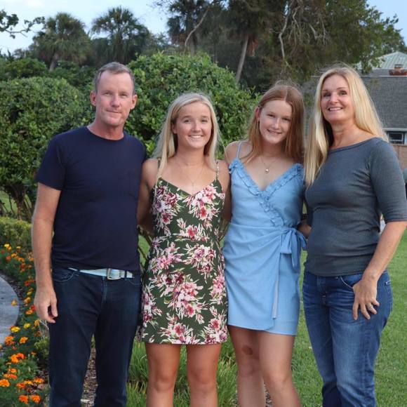 Meet your Posher, Holly - Picture 1 of 1